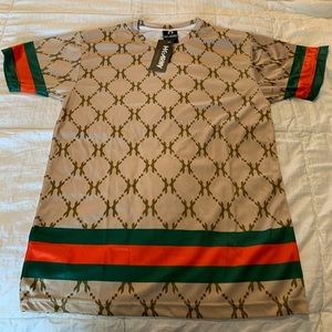 HK army Men’s small Gucci themed dryfit shirt
